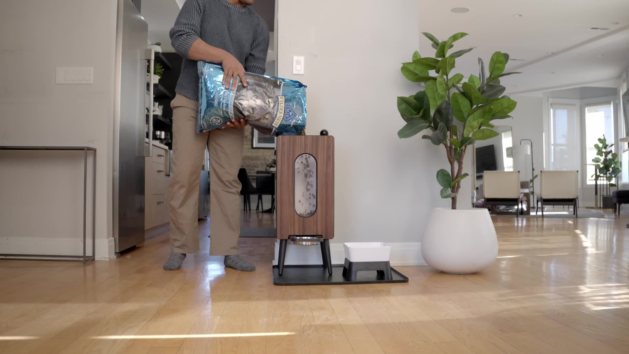 Helps Keep Kibble Fresh & Safe