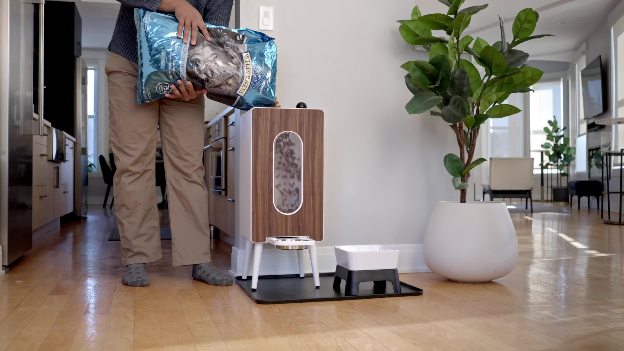 Helps Keep Kibble Fresh & Safe